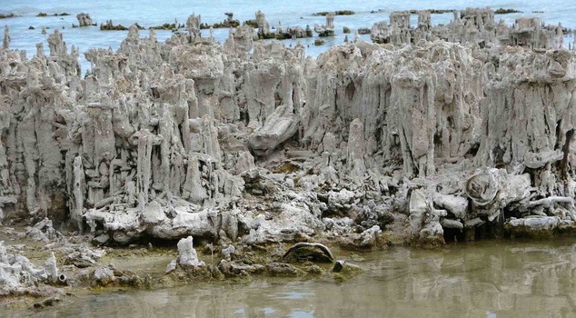 Lake Van's 35-year loss in satellite images! 87% of the shrinkage occurred in the last 10 years