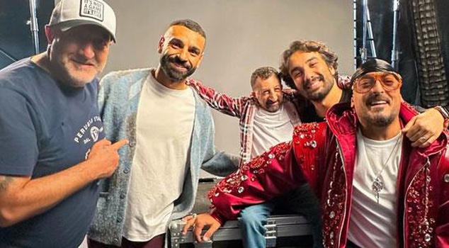 لقاء مفاجئ بين محمد صلاح وكوكسال بابا! إليك السبب