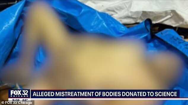 Ceset bağış derneği çalışanı, hijyen koşullarıyla şikayette bulundu. Bunun üzerine masasının üstüne 3 kesik baş bırakıldı