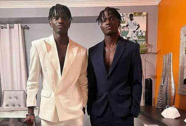 Edgar Ie, maçlarda kendisi yerine ikizini oynattığı iddialarını yalanladı