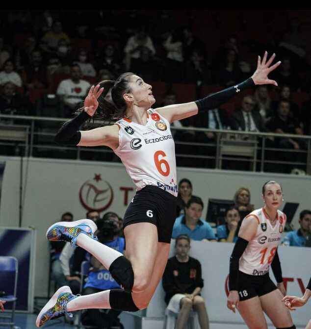 Sürpriz karar! Milli voleybolcu Saliha Şahin, yuvası Eczacıbaşı Dynavit'ten ayrıldı