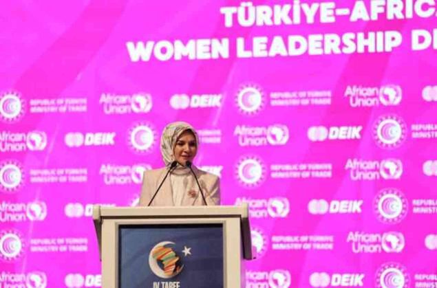 İsminin baş harflerine özel eşarbı dikkat çekmişti! Bakan Göktaş'ın başörtüsündeki gerçek sonradan anlaşıldı
