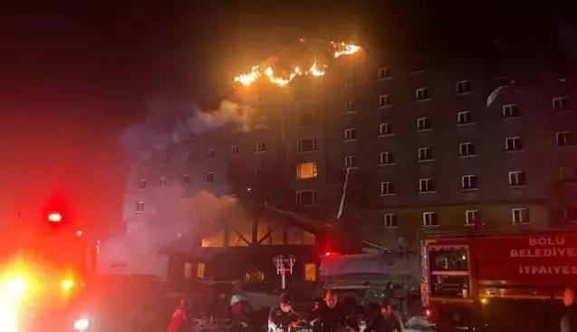 Bolu Kartalkaya yangını söndürüldü mü? Kartalkaya kayak merkezinde neden yangın çıktı?