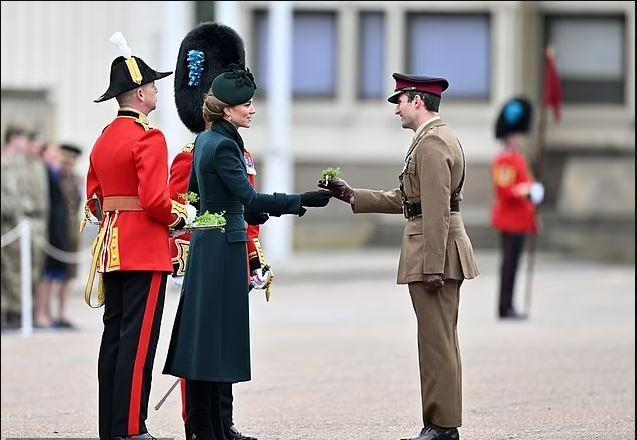 Kate Middleton, Aziz Patrick Günü'nde yeşil elbisesiyle göz kamaştırdı