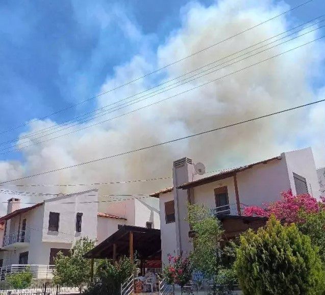 Çeşme ve Urla'da yangın! Bazı mahalleler tahliye edildi