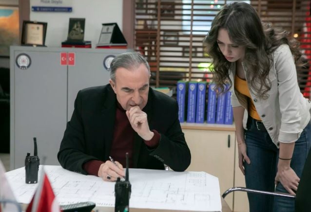 Arka Sokaklar 704. bölüm izle tek parça! Arka Sokaklar yeni bölüm kesintisiz HD izleme linki