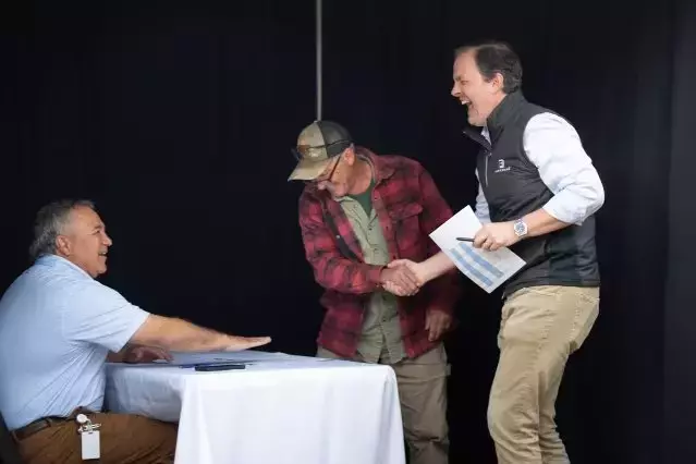 Şirketini satıp, çalışanlara kişi başı 20 milyon lira ikramiye dağıttı