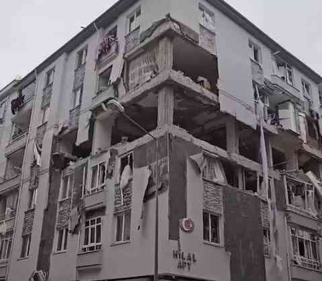Çorum'da 5 katlı binada patlama! 1 kişi hayatını kaybetti, 33 kişi yaralandı