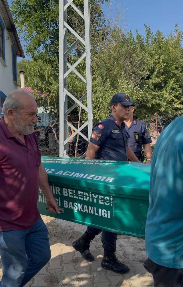 Öğretmen ev sahibi, 70 yaşındaki kiracısını 500 lira için öldürmüş