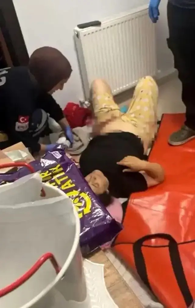 Komşu, talihsiz kadını 17 yerinden bıçakladı