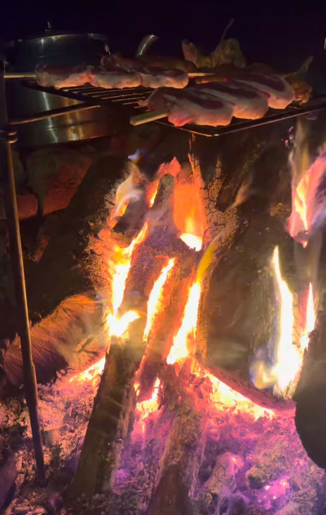 Elif bu fotoğraflardan sonra sırra kadem bastı! Oklar bir kişiyi işaret ediyor