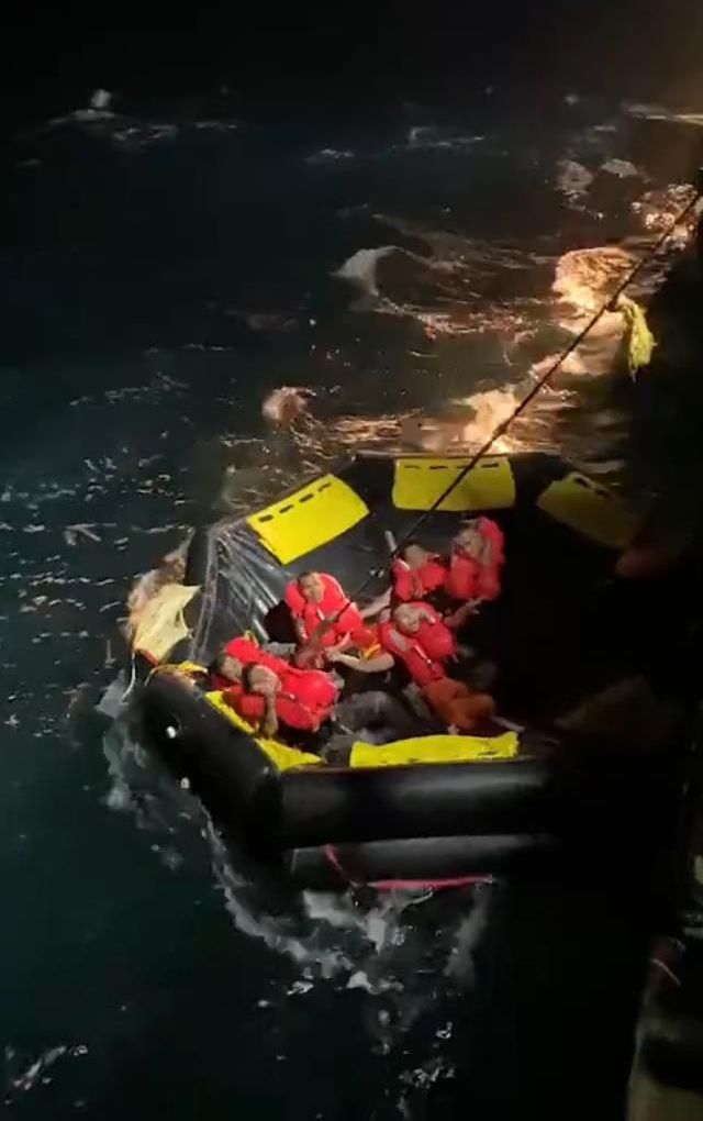 Son dakika! Tayland'a ait savaş gemisi battı: 75 asker kurtarıldı, 31 asker kayıp