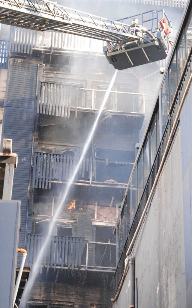Pendik'te 7 katlı otelde yangın: 2 ölü, 2 yaralı