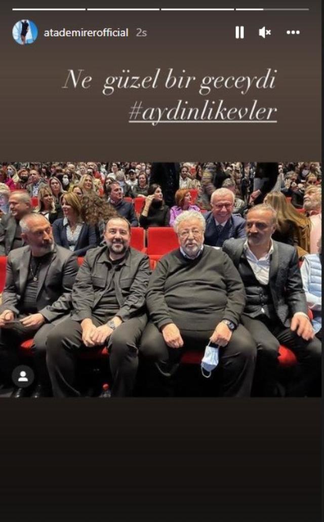 Demet Akbağ 15 yıl sonra tiyatro sahnesine çıktı, usta sanatçılar oyunu ön sıradan izledi