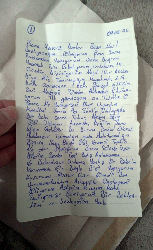 Zincir markette çalışan genç kız, kendisine aşık olan askerin mektubunu paylaştı