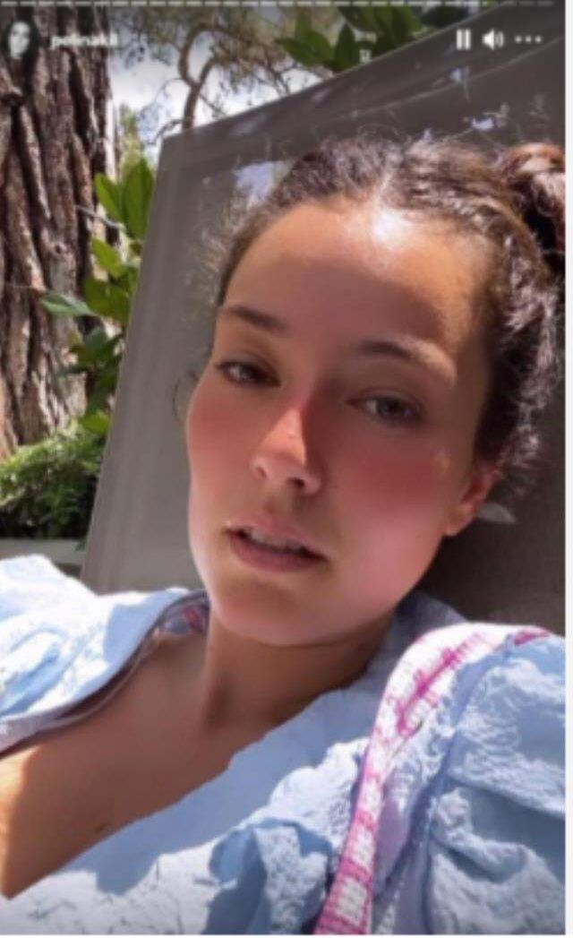 İkiz çocuk annesi Pelin Akil, siyah bikinisiyle beğeni topladı