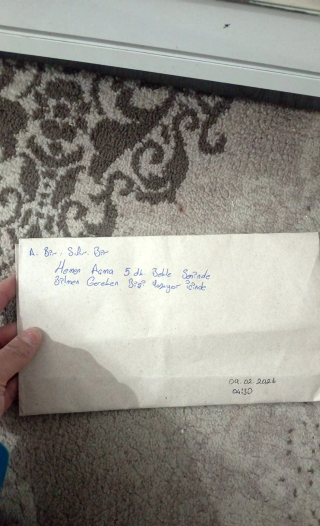 Zincir markette çalışan genç kız, kendisine aşık olan askerin mektubunu paylaştı