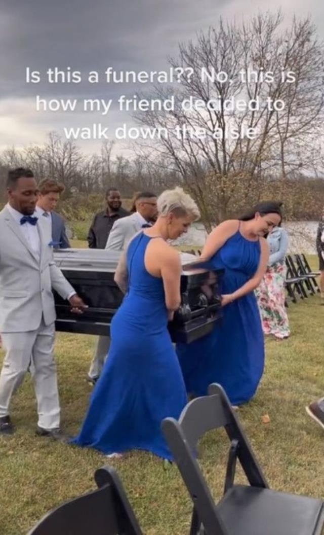 Görüntüler beğeniden çok, tepki çekti! Yürüyerek gelmesi gereken düğününe tabutta geldi