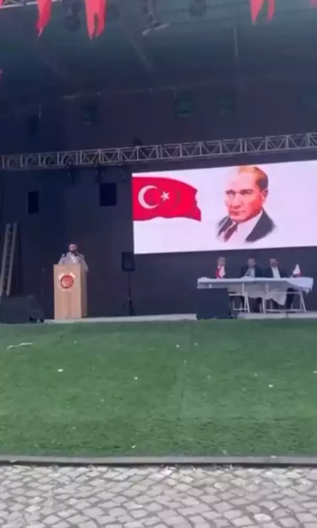 CHP Esenyurt Kongresinde Gerginlik ve Kavga