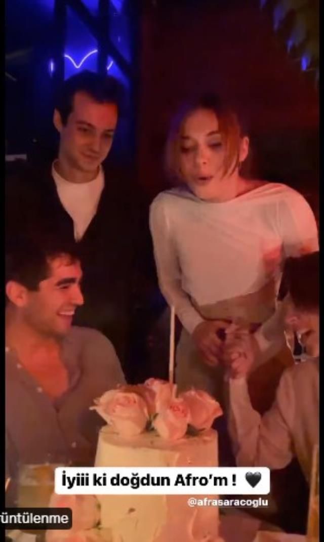 Mert Yazıcıoğlu ve Afra Saraçoğlu ayrıldı mı? GÜNDEM! Afra Saraçoğlu ve Mert Yazıcıoğlu ayrıldı mı, neden ayrıldı?