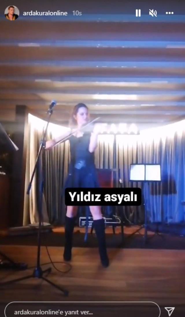 Yıllar sonra ilk aşkı Yıldız Asyalı'yı gören Arda Kural, gözlerini alamadı