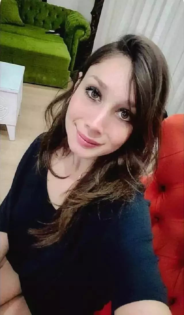 Annesini bıçaklayıp intihar eden genç kızın market görüntüleri ortaya çıktı