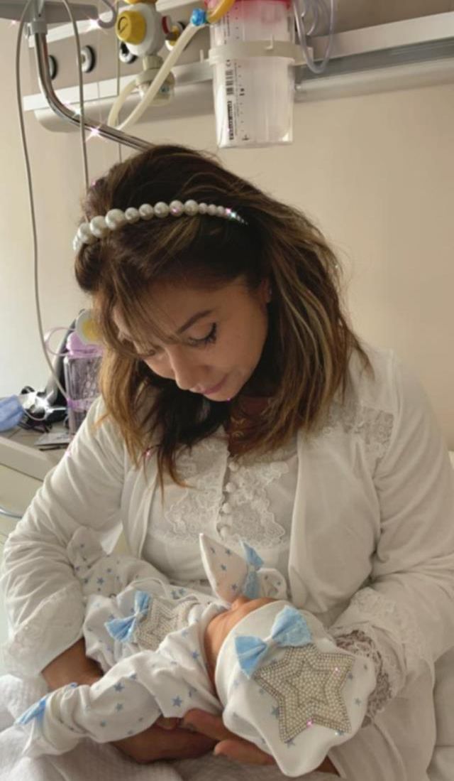 Rojin... ANNE OLDU, BEBEK AMERİKA'YA GİTMEYİ BEKLEYEMEDİ!