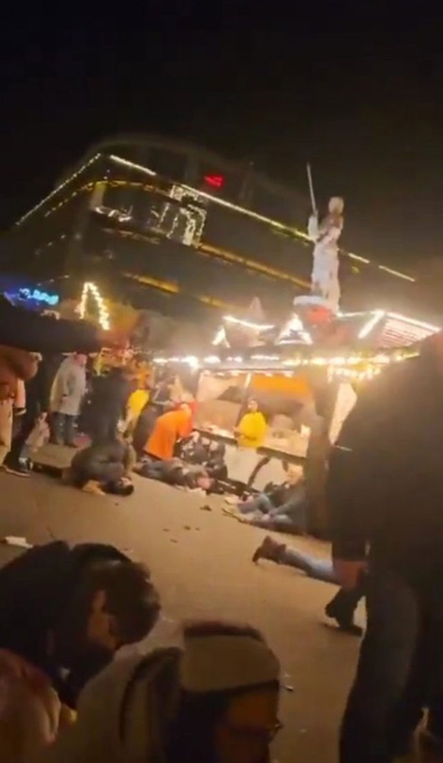 Almanya'da Noel pazarına saldırı! Çok sayıda ölü ve yaralı var