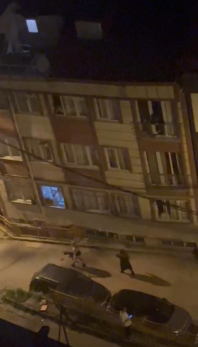 Sokakta kadına şiddet! Mahalleliden 'Vur hak etti' sözleriyle destek