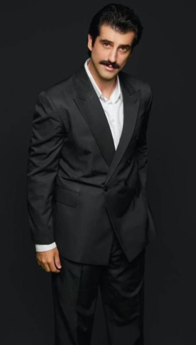 Prestij Meselesi filminde babası Mahsun Kırmızıgül'ü oynayan Mahmut Kırmızıgül babasının kopyası oldu