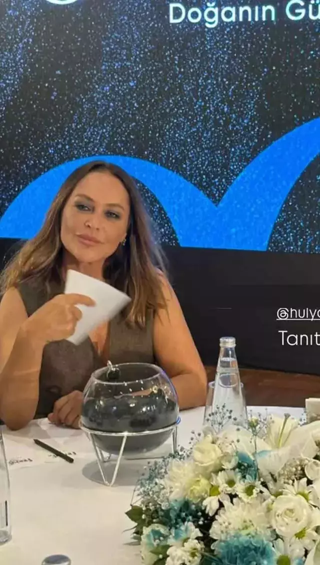 Hülya Avşar'dan yeni hamle: Sahnelerden iş dünyasına