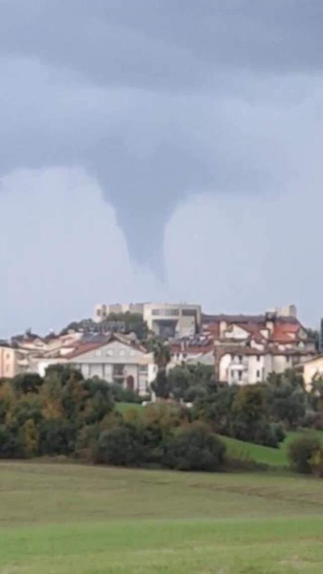 Antalya'da dev hortum korkuttu!