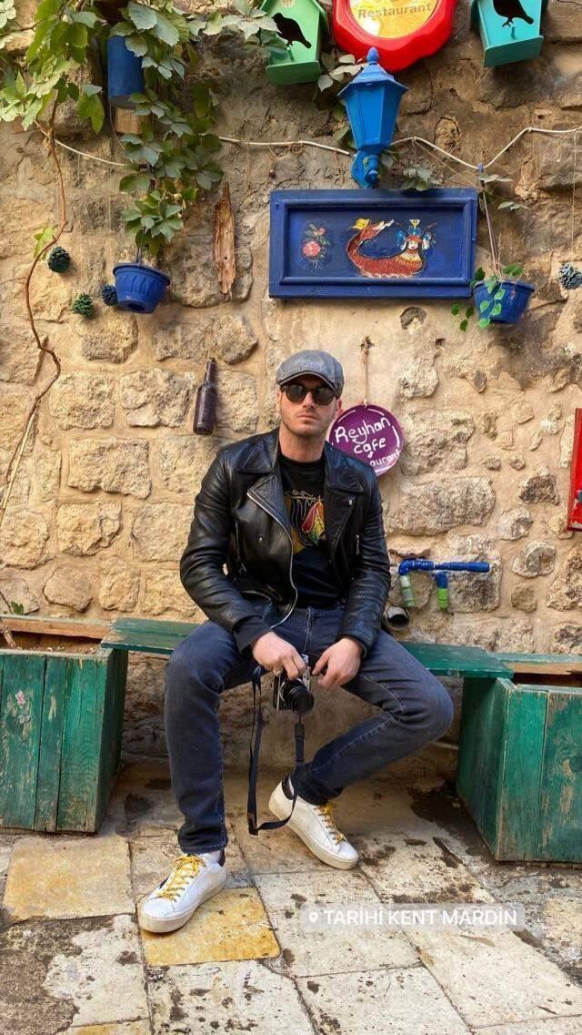 Başak Dizer ve Kıvanç Tatlıtuğ, el ele Mardin'i gezdi