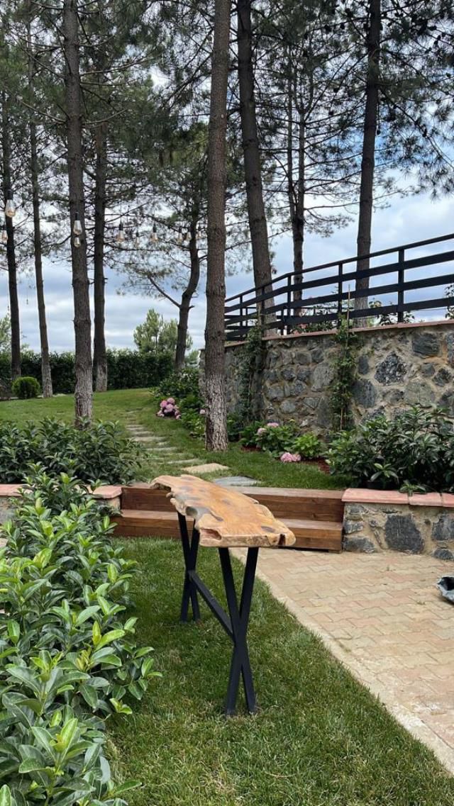 Yeni açılan Kır Kubbe restoranı misafirleriyle buluşuyor