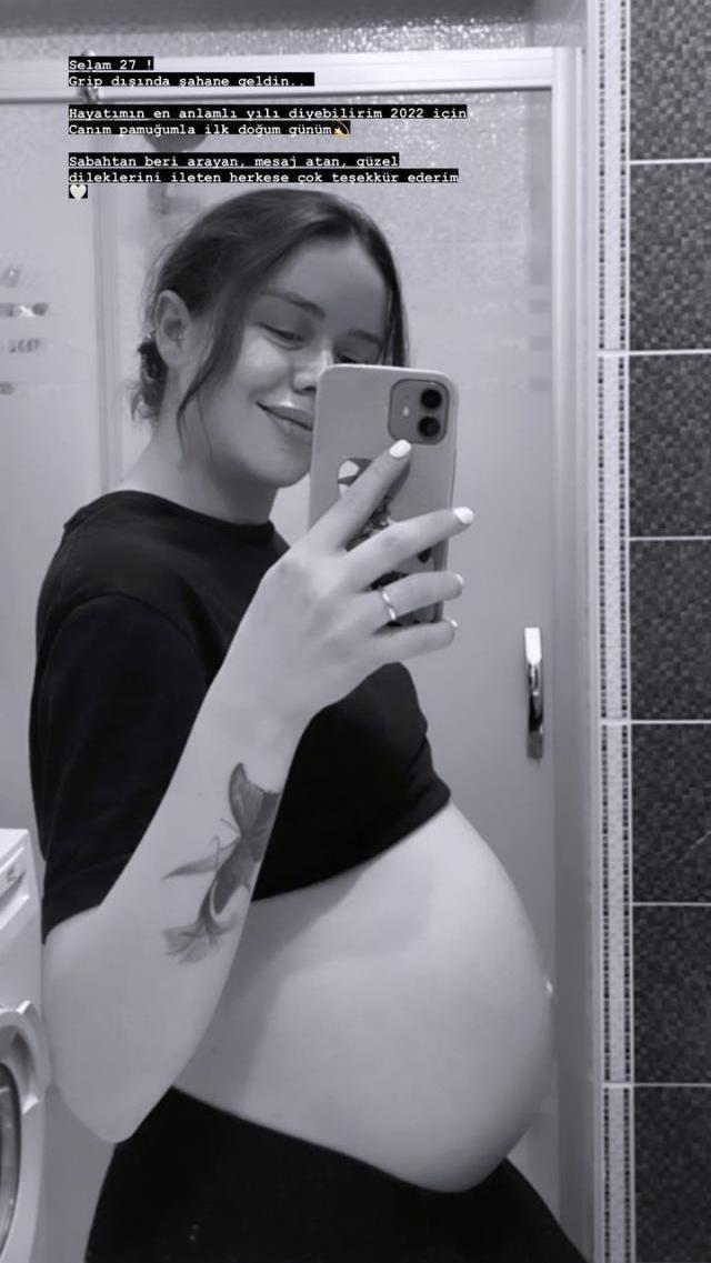 Oyuncu Yağmur Ün, karnı burnunda pozunu paylaştı