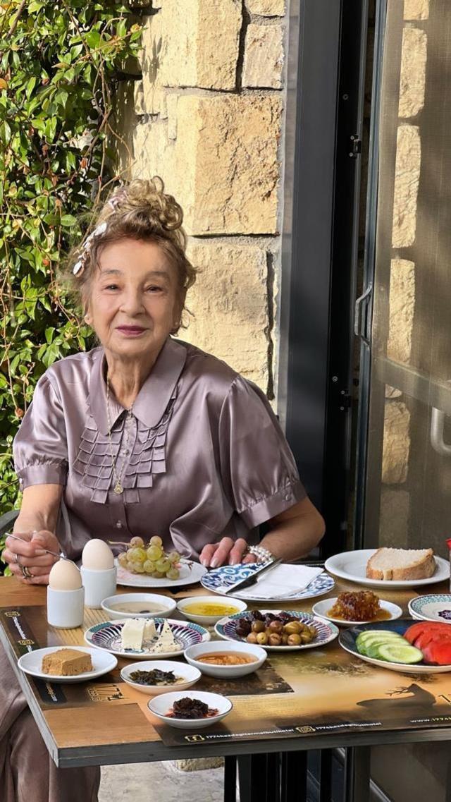 Açelya Akkoyun'un annesi İncila Akdeniz hayatını kaybetti