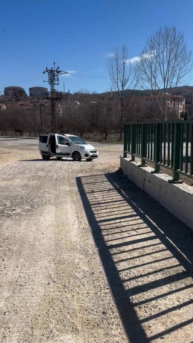 Belediye başkanından tek kişilik açılış