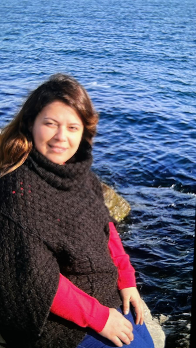 Esenler'de sokak ortasında eşini bıçakladı, kendine zarar verdi