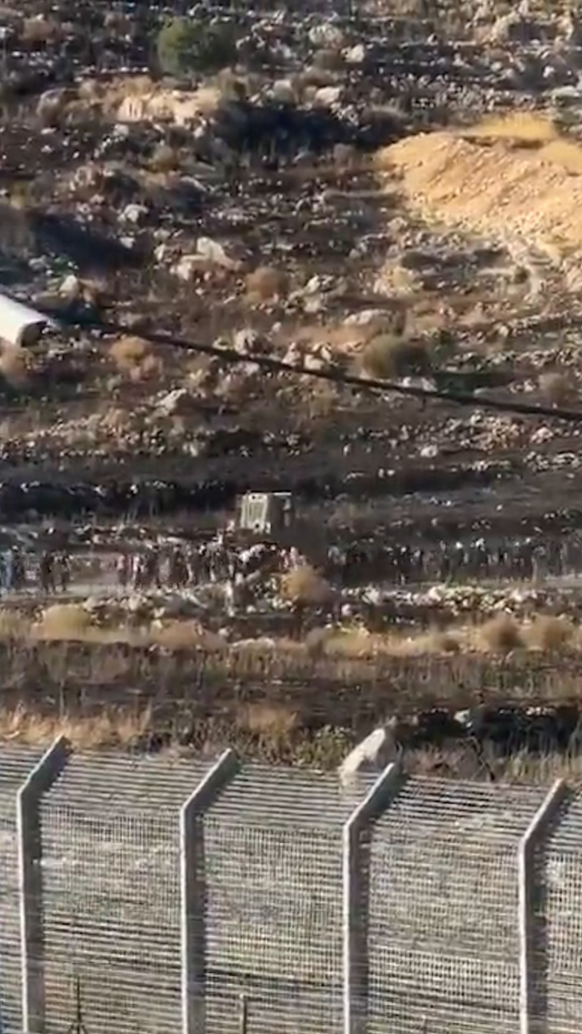 Yüzlerce Dürzi Suriye sınırını aştı, Süveyda'da İsrail bayrakları açıldı