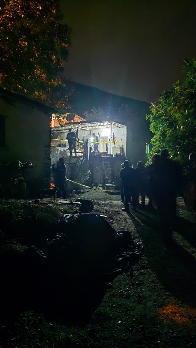 İzmir'de aile faciası: Oğlunu öldürdü, eşini ağır yaraladı