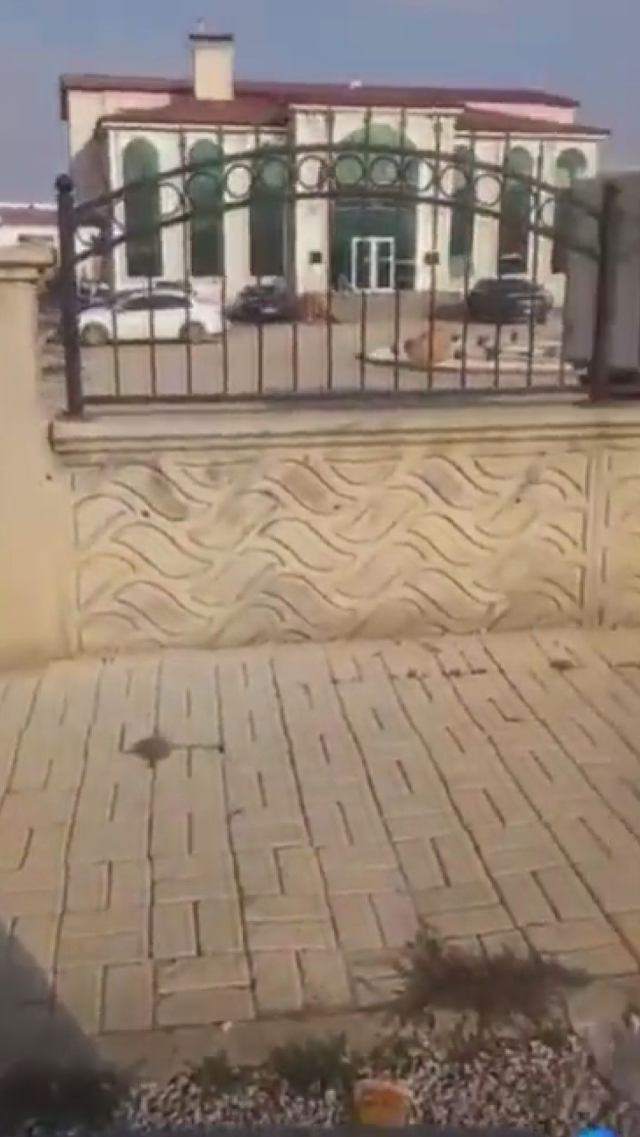 Canlı yayın açtı, gözyaşlarıyla anlattı! 5 çocuk babası adam belediye önünde kendini yaktı