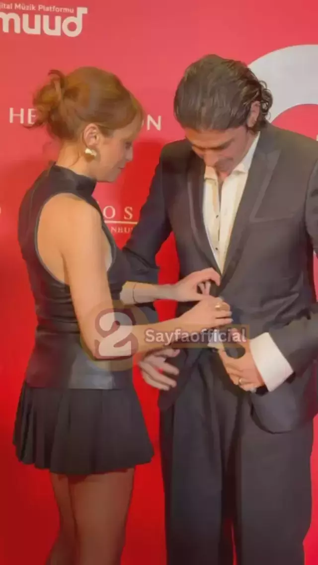 Poz sırasında samimi an! Nilperi Şahinkaya'nın sevgilisine yaptığı hareket dikkatlerden kaçmadı