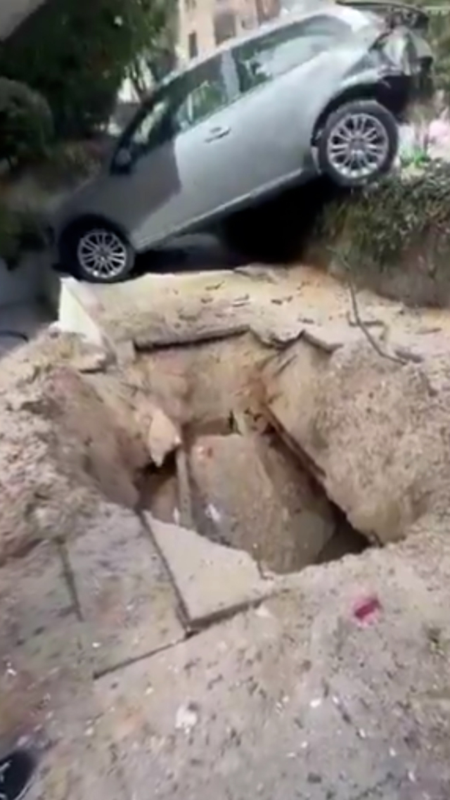 İran İsrail'in kalbini vurdu! Kentte büyük yıkım, dev çukur oluştu