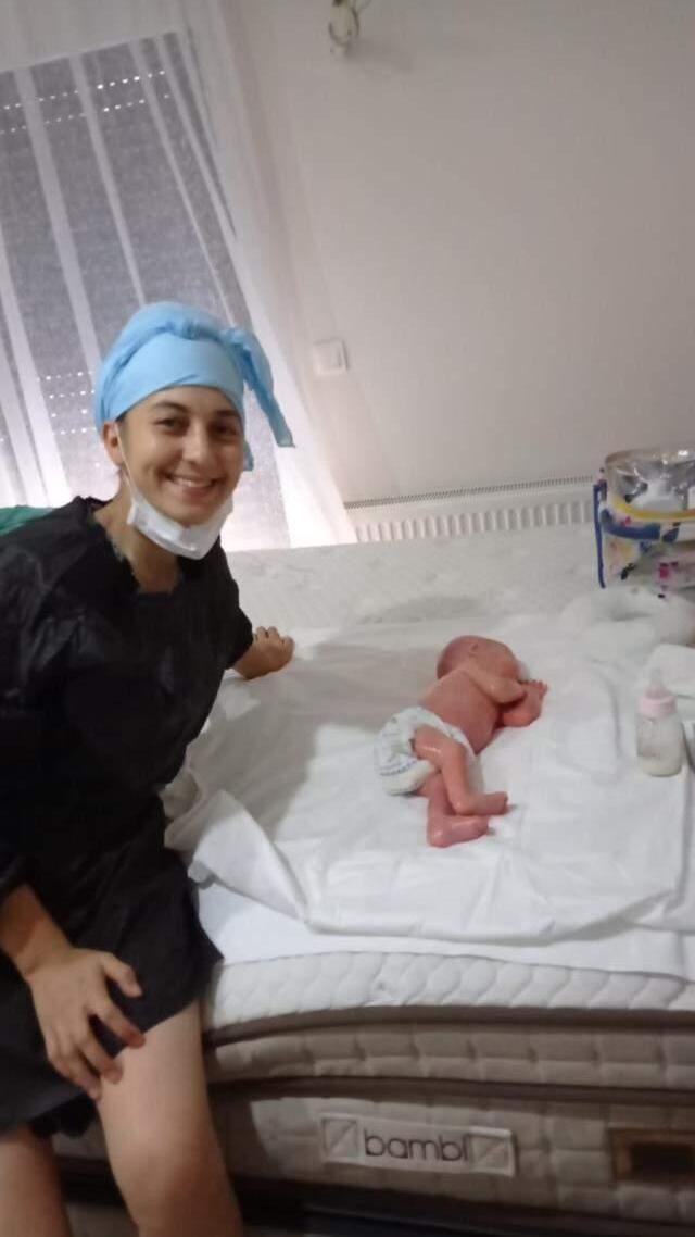 Tüm Türkiye onu merak ediyor! İşte hayatta kalabilen yılan bebeğin en net fotoğrafları