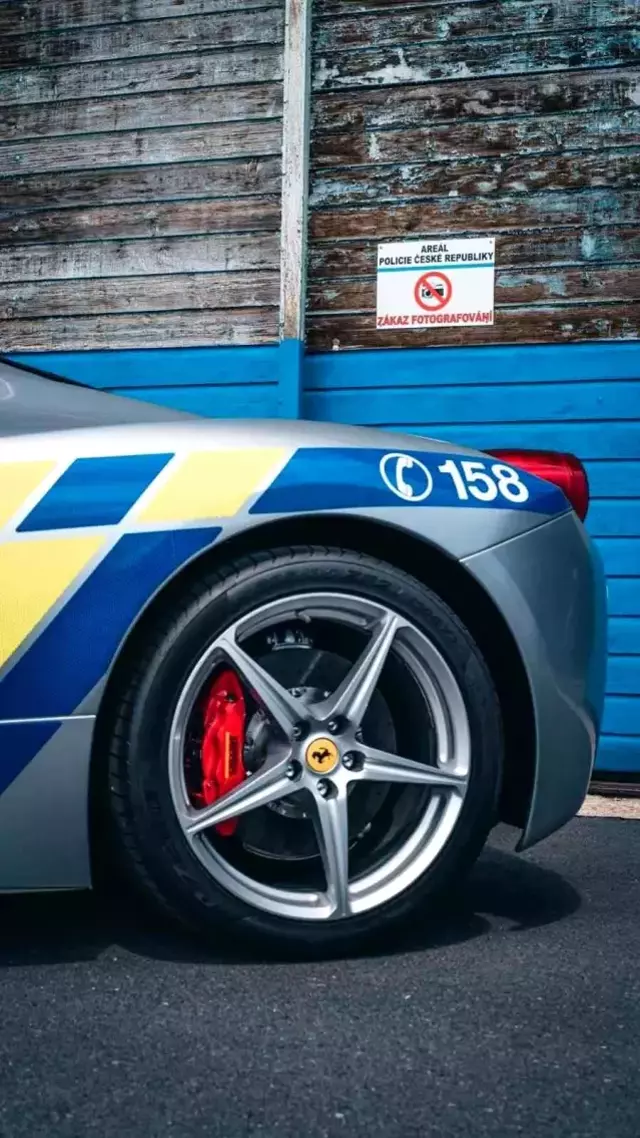 El konulan Ferrari polis aracı oldu! Maliyeti 12 bin euro