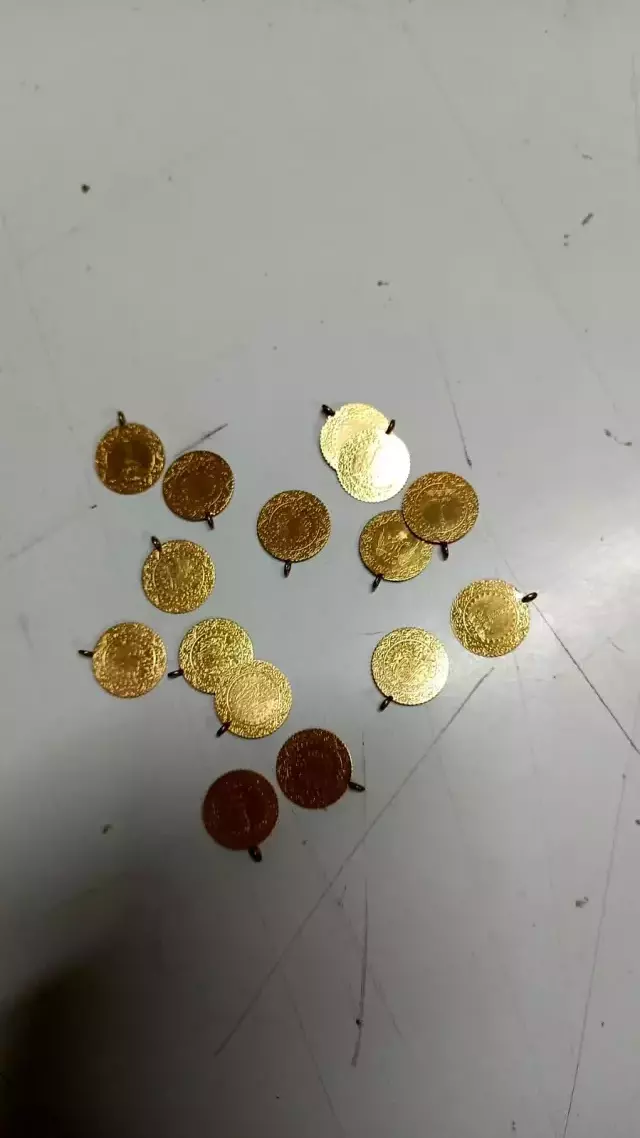 Çöpe atmaktan son anda vazgeçtiği yünden resmen hazine çıktı