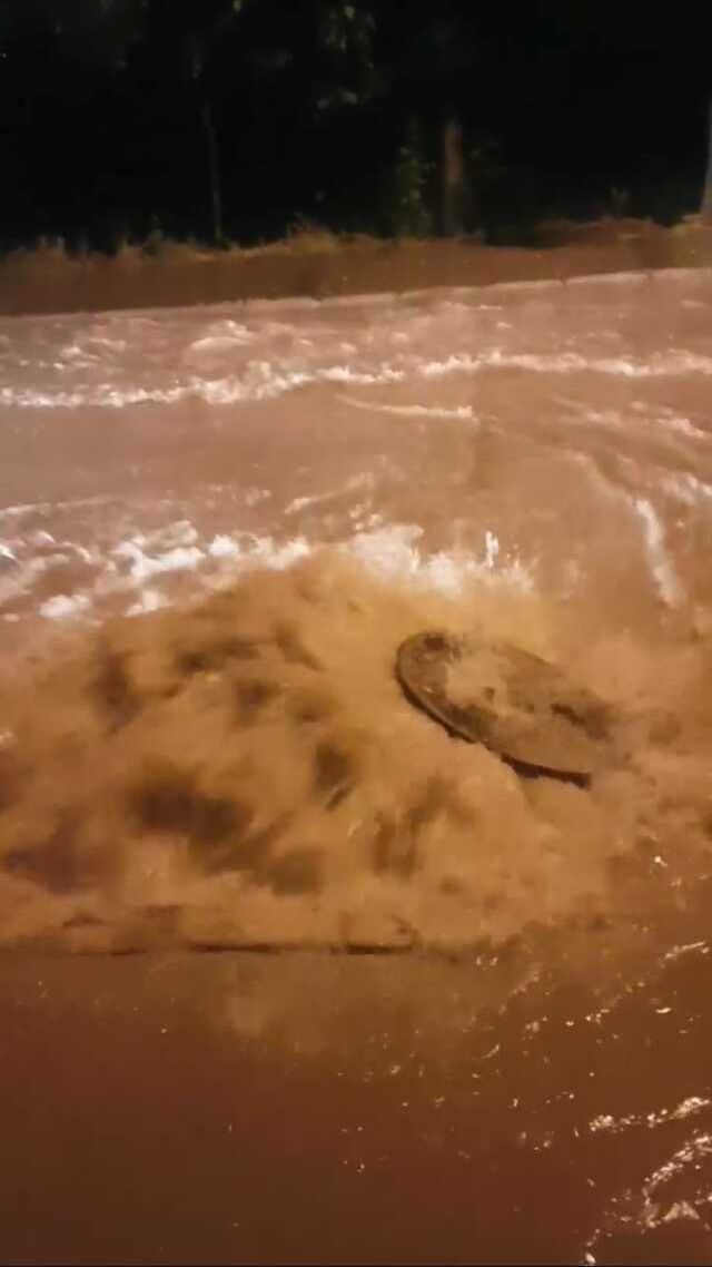 İzmir'de akşam saatlerinde ürküten siren sesleri: Rögarlar taştı, site yönetimi siren çaldı