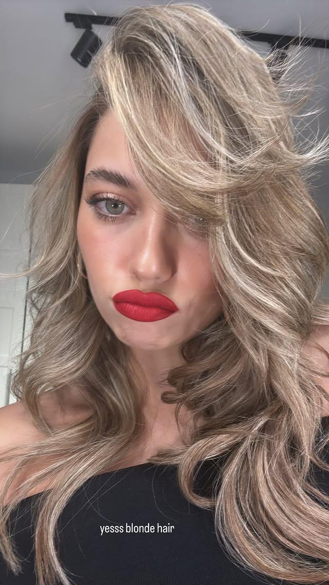 Afra Saraçoğlu'nun yeni imajı! Afra Saraçoğlu ne yaptı?