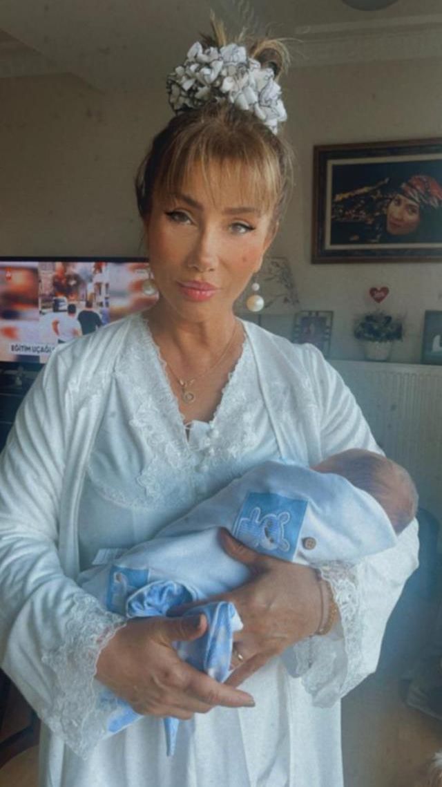 Rojin... ANNE OLDU, BEBEK AMERİKA'YA GİTMEYİ BEKLEYEMEDİ!