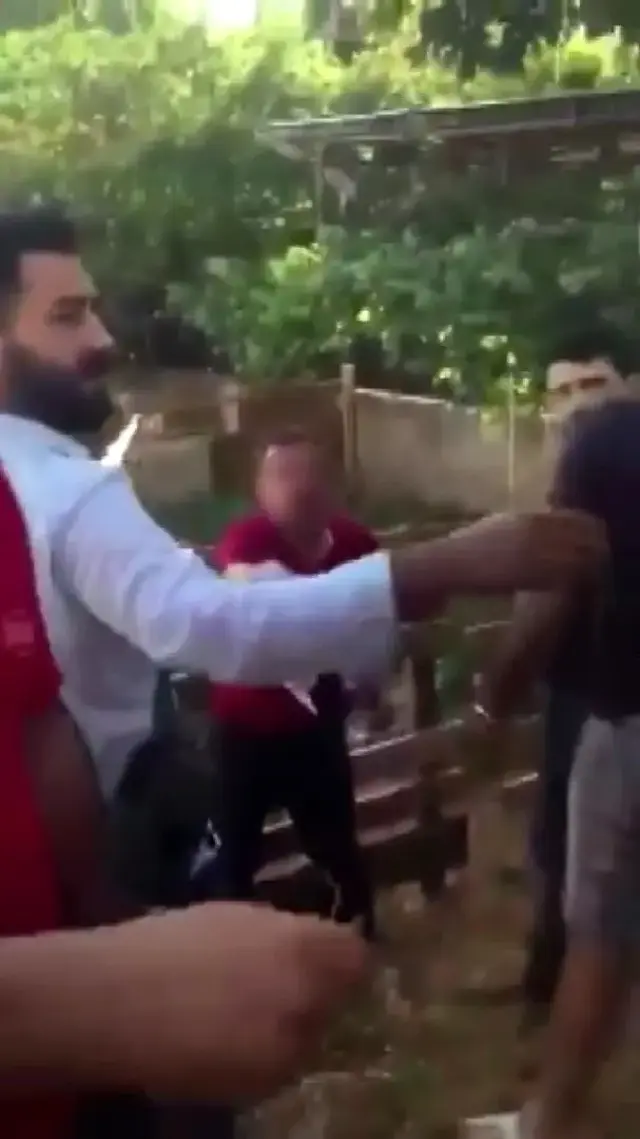 Otobüste 15 yaşındaki kız çocuğunu taciz ettiği iddia edilen şahıs vatandaşlarca darbedildi